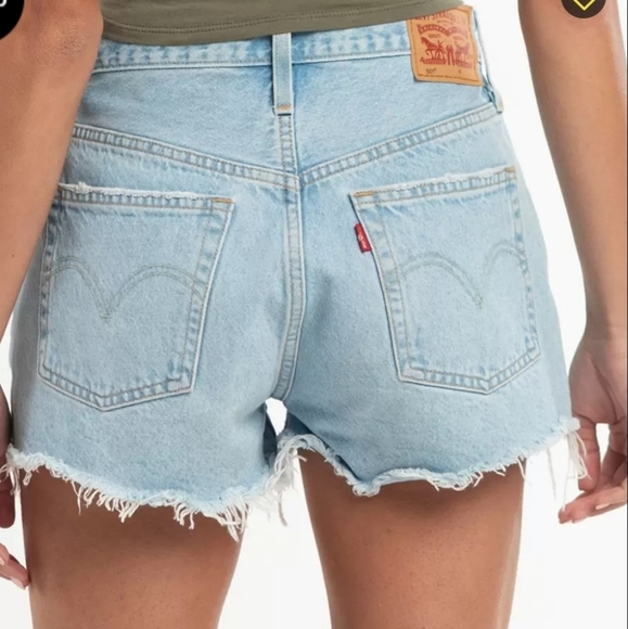 LEVIS PREMIUM 501 HIGH RISE DENIM SHORTS IN OJAI TOP SZ 28 PERFECT CONDITION - Picture 1 of 16